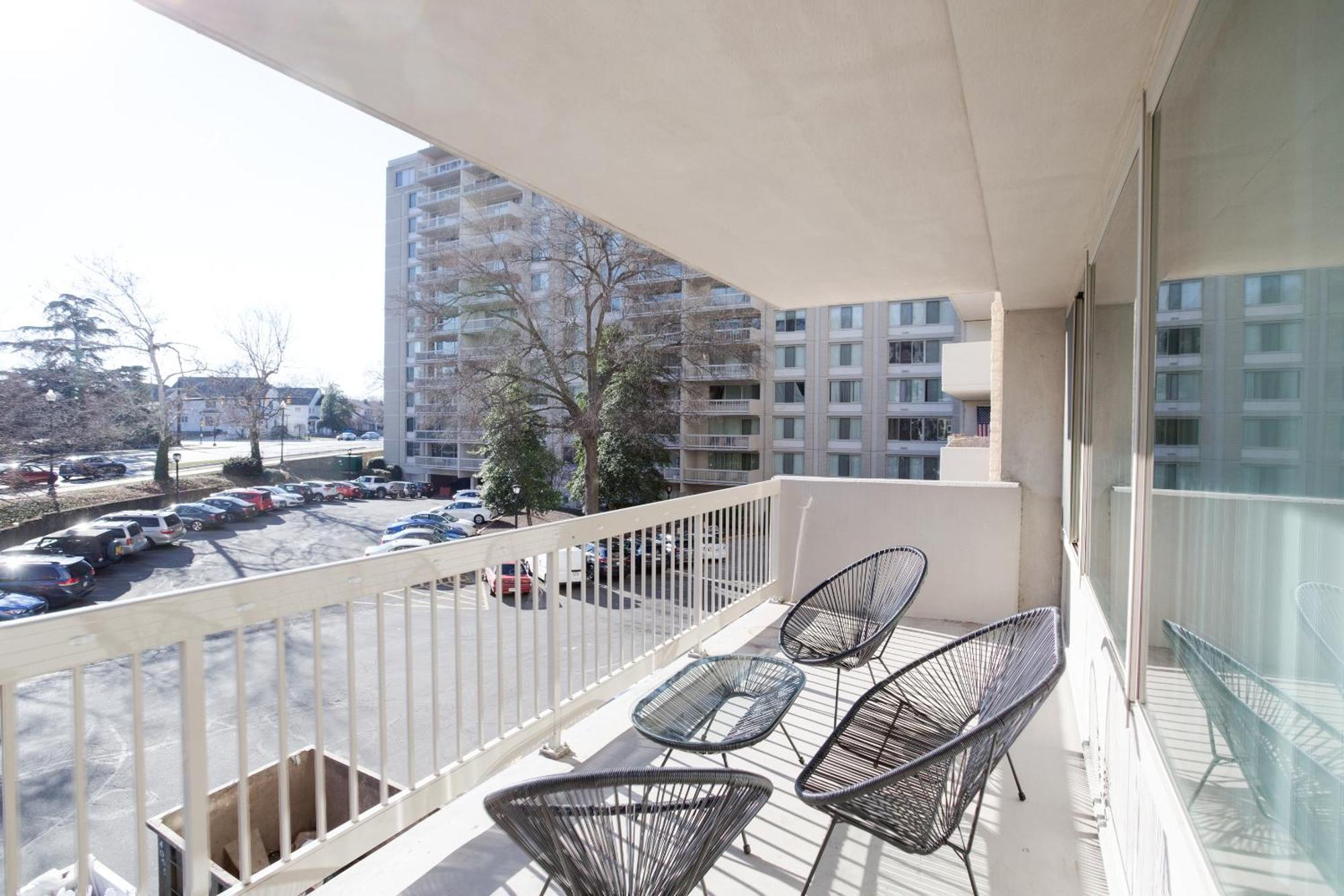 Spacious 2 Bedrooms Apt @Crystal City With Gym Arlington Buitenkant foto