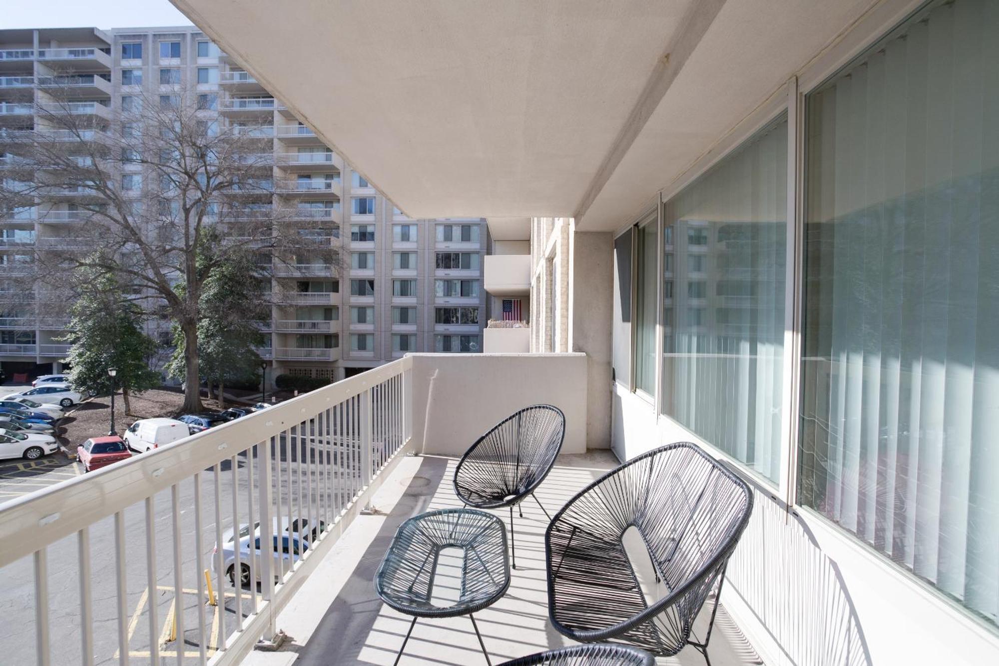 Spacious 2 Bedrooms Apt @Crystal City With Gym Arlington Buitenkant foto