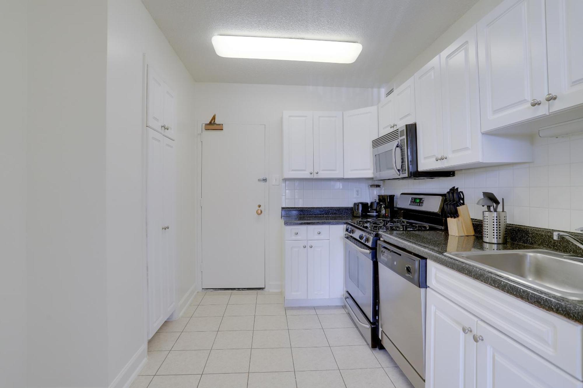 Spacious 2 Bedrooms Apt @Crystal City With Gym Arlington Buitenkant foto