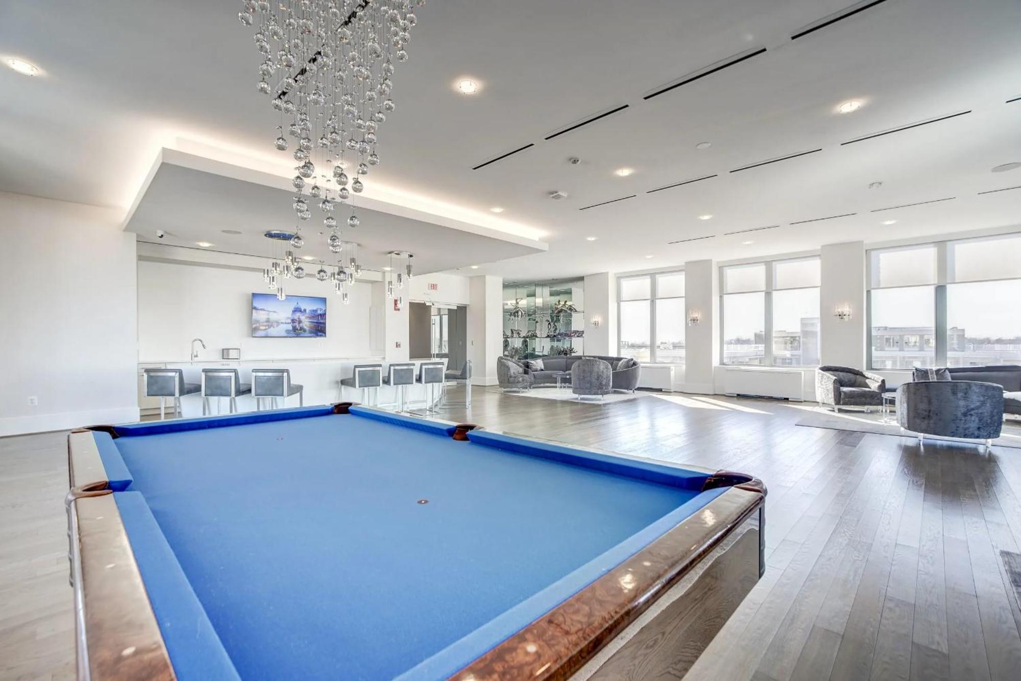 Spacious 2 Bedrooms Apt @Crystal City With Gym Arlington Buitenkant foto