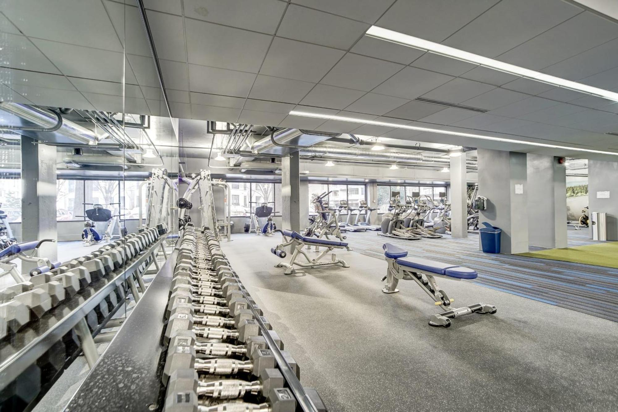 Spacious 2 Bedrooms Apt @Crystal City With Gym Arlington Buitenkant foto